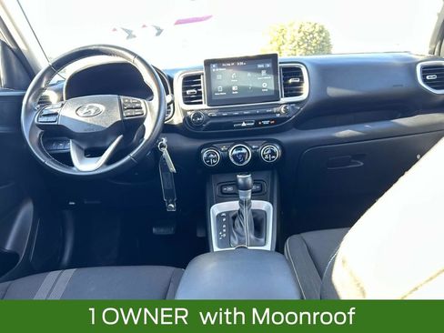 Used 2022 Hyundai Venue SEL image 14