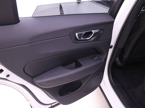 Certified 2023 Volvo XC60 B5 Ultimate w/ Protection Package Premier FWD image 18