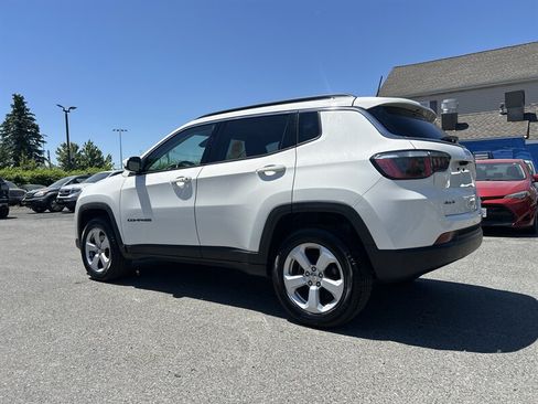 Used 2020 Jeep Compass Latitude w/ Cold Weather Group AWD/4WD image 6