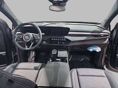Certified 2025 Buick Enclave Sport Touring w/ Power Package AWD/4WD image 11