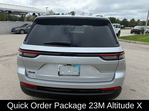 New 2025 Jeep Grand Cherokee Altitude image 6