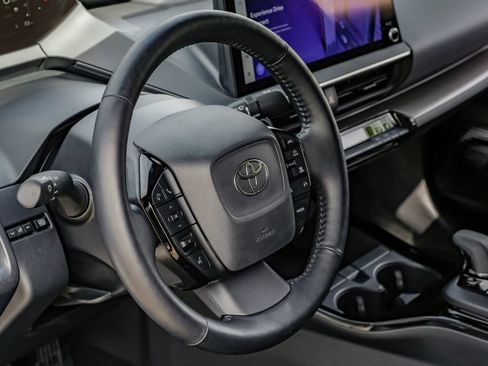 Used 2024 Toyota Prius Limited w/ Limited Premium Package FWD image 18