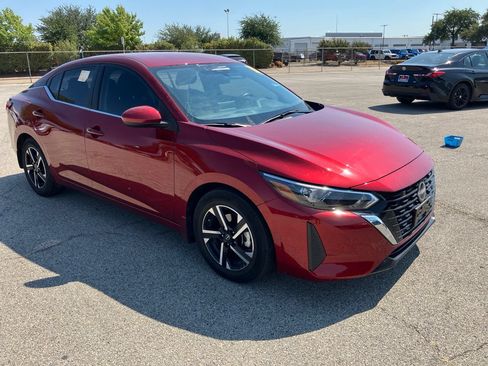 Used 2025 Nissan Sentra SV FWD image 3