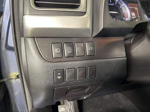 Used 2018 Toyota Highlander XLE image 19