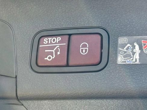 Used 2025 Mercedes-Benz GLS 450 4MATIC image 18