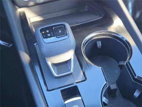 Used 2023 Nissan Rogue SV image 32