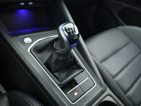 Used 2022 Volkswagen Golf R image 15
