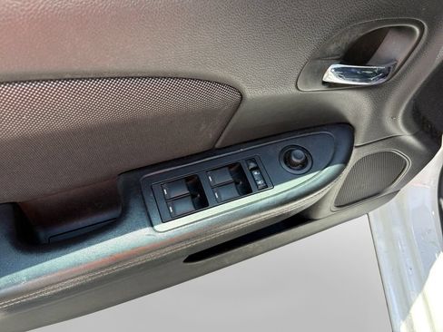 Used 2014 Dodge Avenger SE FWD image 14