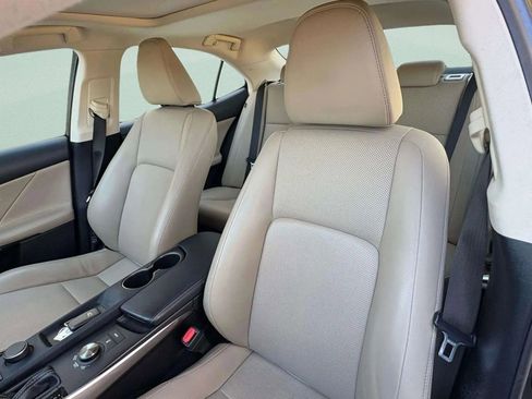 Used 2017 Lexus IS 300 F Sport image 24