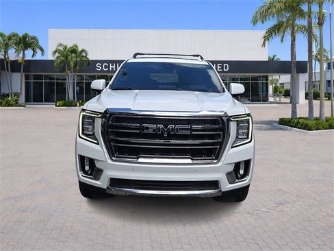 Used 2023 GMC Yukon SLT w/ SLT Premium Package image 2