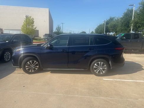 Used 2020 Toyota Highlander XLE FWD image 6