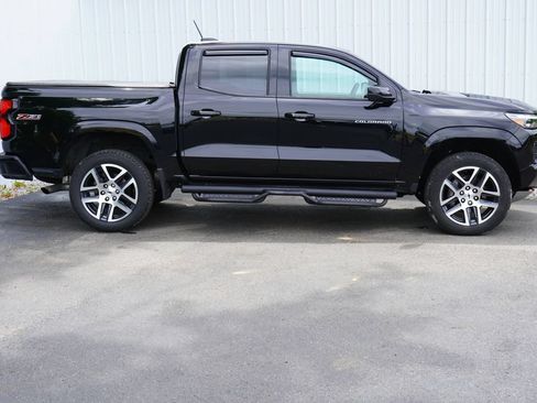 Used 2023 Chevrolet Colorado Z71 w/ Z71 Convenience Package 2 AWD/4WD image 2