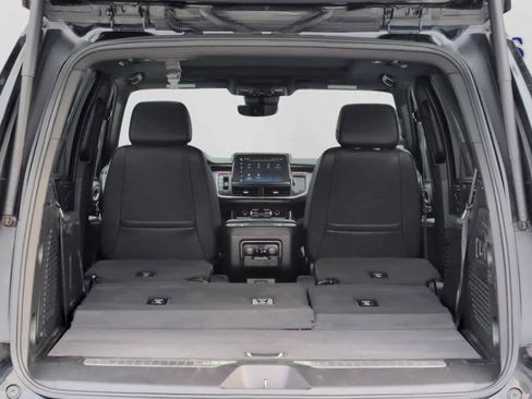 Used 2024 Chevrolet Tahoe High Country image 5