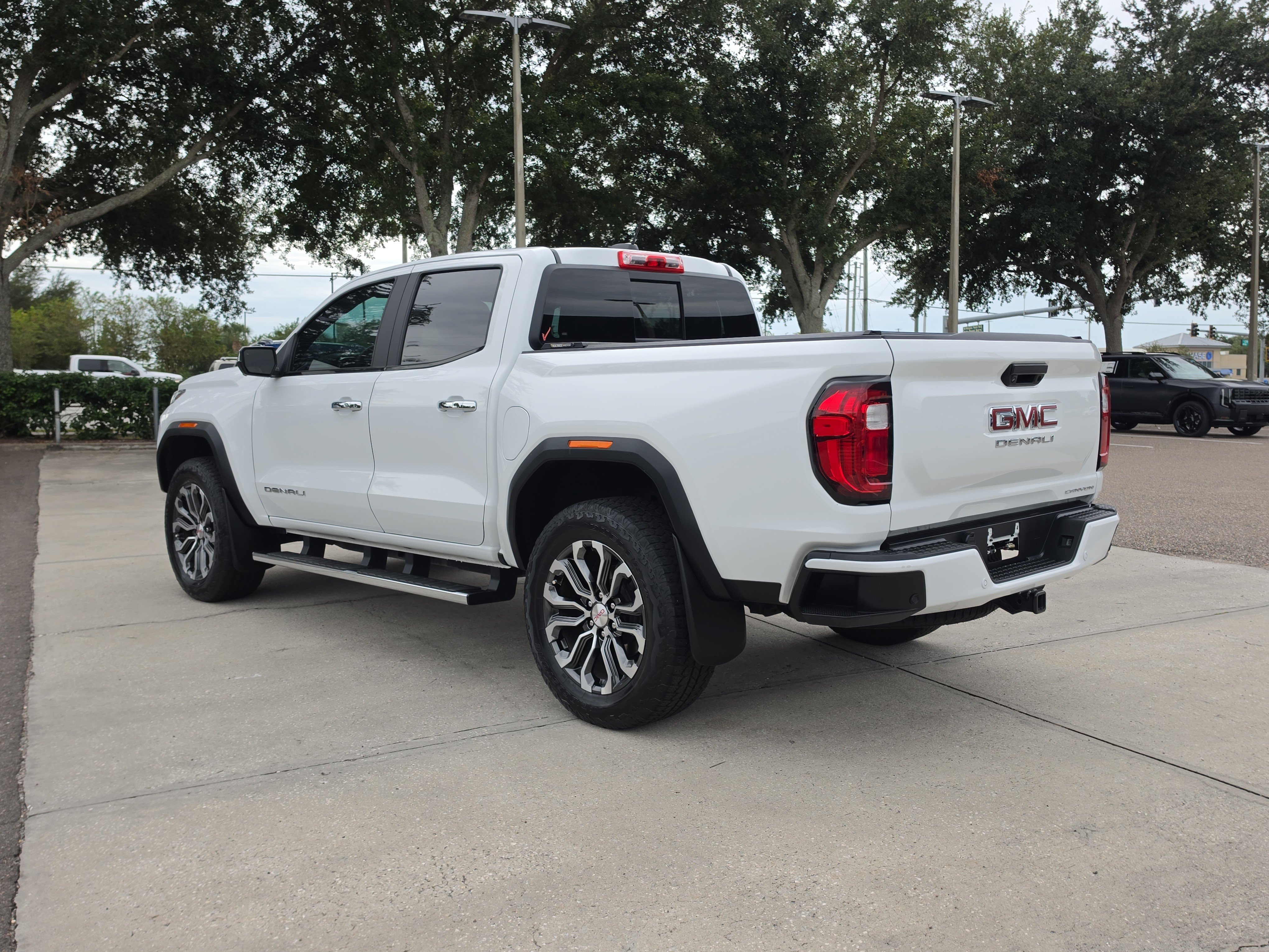 Used 2024 GMC Canyon Denali AWD/4WD image 6