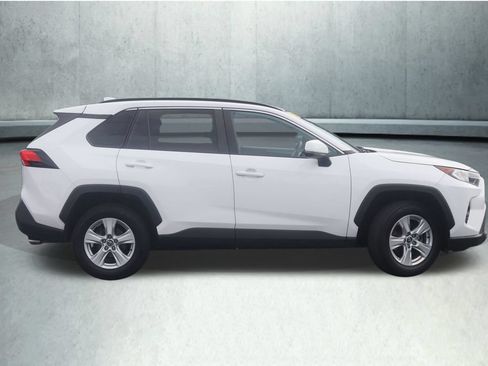 Certified 2020 Toyota RAV4 XLE w/ Convenience Package AWD/4WD image 21