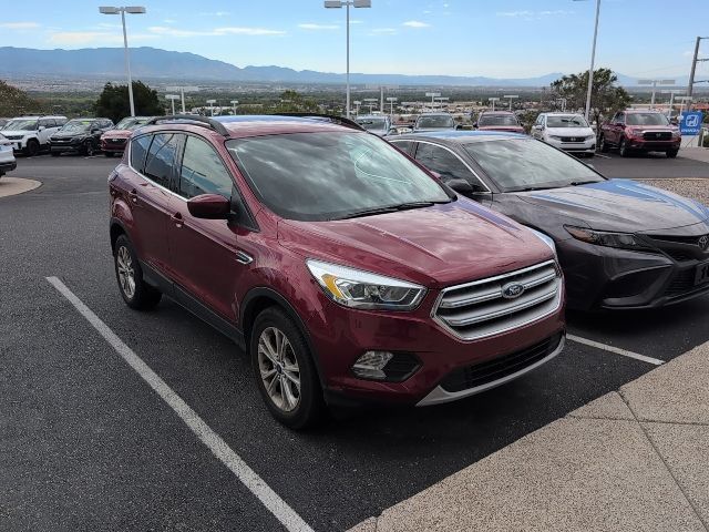 Used 2017 Ford Escape SE w/ Equipment Group 201A AWD/4WD image 2