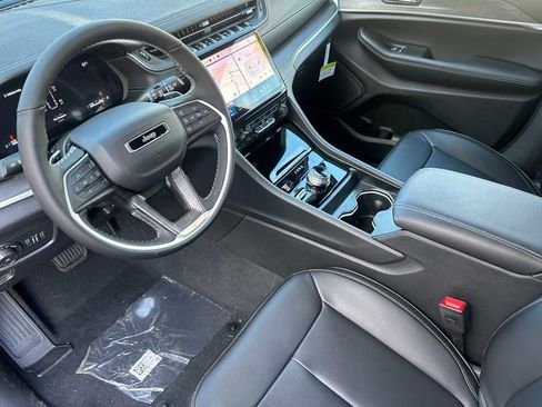 New 2025 Jeep Grand Cherokee L Limited w/ Trailer Tow Package image 10