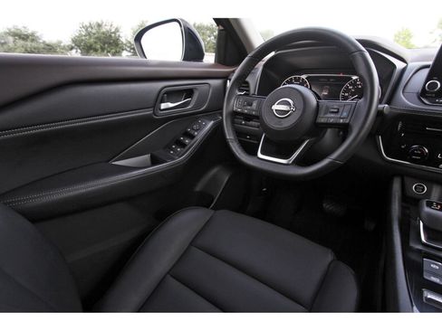 Used 2023 Nissan Rogue SV w/ SV Premium Package FWD image 11