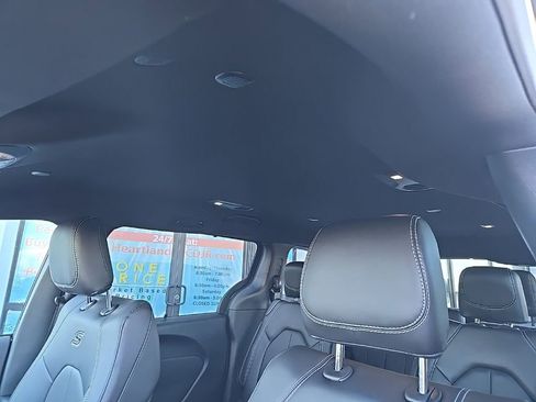 New 2026 Chrysler Pacifica Select w/ S Appearance Package image 33