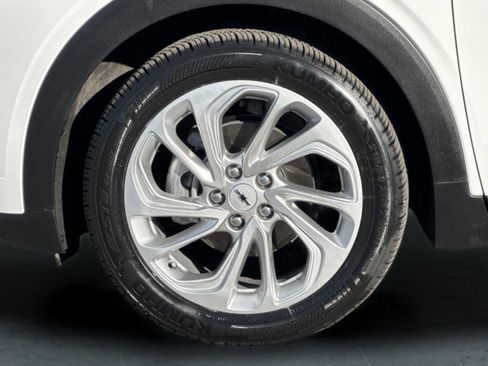 Used 2023 Chevrolet Bolt EUV LT w/ Driver Confidence Package image 25