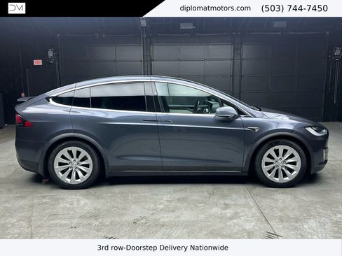 Used 2018 Tesla Model X 75D image 7