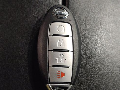 Used 2021 Nissan Rogue SV AWD/4WD image 32