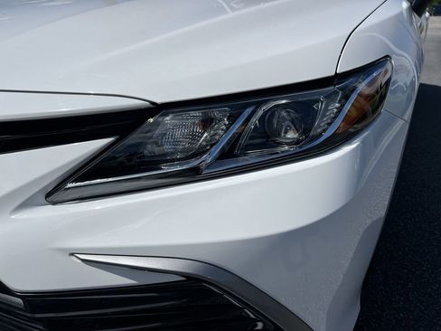Used 2022 Toyota Camry LE FWD image 6