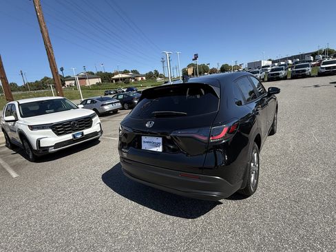 New 2026 Honda HR-V LX image 11