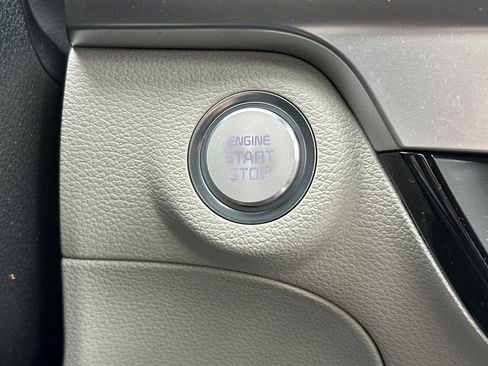 Used 2023 Kia Telluride EX w/ EX Captain's Chair Package image 25