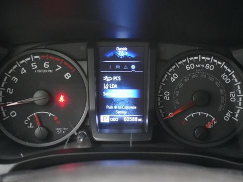 Used 2021 Toyota Tacoma SR w/ SR Convenience Package image 14