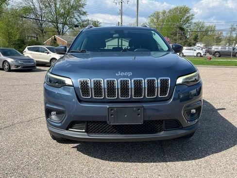 Used 2020 Jeep Cherokee Latitude Plus w/ Cold Weather Group AWD/4WD image 8