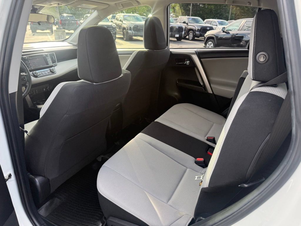 Certified 2018 Toyota RAV4 XLE AWD/4WD image 16