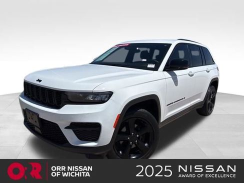 Used 2023 Jeep Grand Cherokee Altitude AWD/4WD image 1