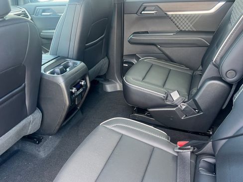 New 2026 GMC Acadia Denali image 9