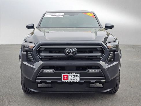 Used 2025 Toyota Tacoma SR5 image 8