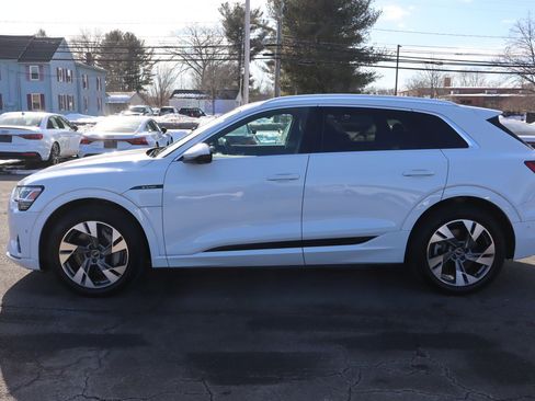 Used 2021 Audi e-tron Premium Plus w/ Premium Plus Package image 8