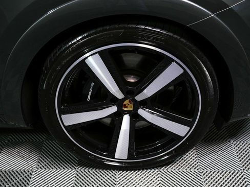 Certified 2024 Porsche Cayenne S image 40