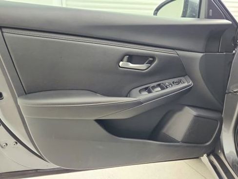 Used 2024 Nissan Sentra SV FWD image 17