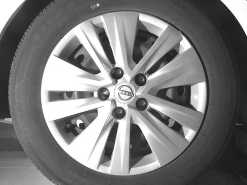 Used 2025 Nissan Sentra S image 14