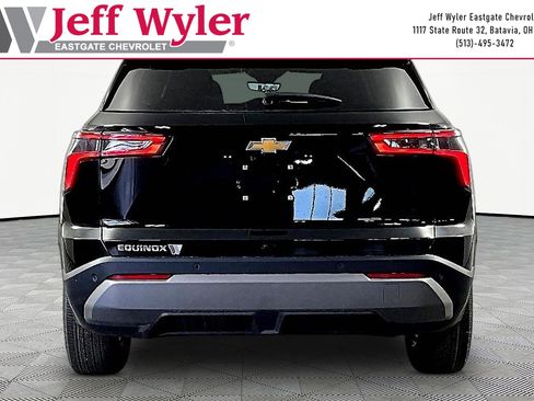 New 2026 Chevrolet Equinox LT w/ Convenience Package II FWD image 29
