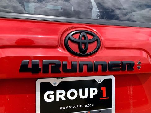 Used 2021 Toyota 4Runner SR5 Premium AWD/4WD image 33