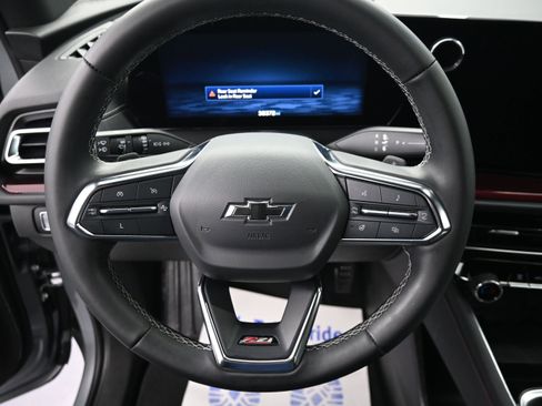 Used 2024 Chevrolet Traverse Z71 AWD/4WD image 11