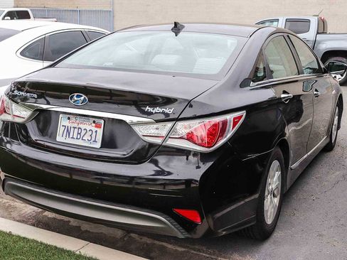 Used 2015 Hyundai Sonata Hybrid image 6
