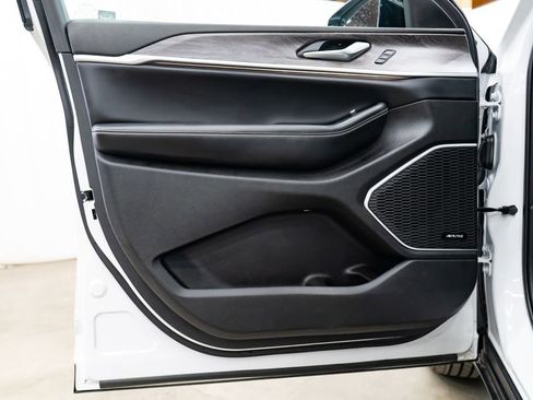 Used 2023 Jeep Grand Cherokee 4WD 4xe image 25