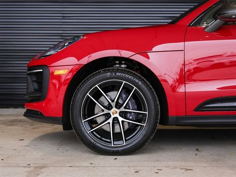 Certified 2025 Porsche Macan Turbo image 6