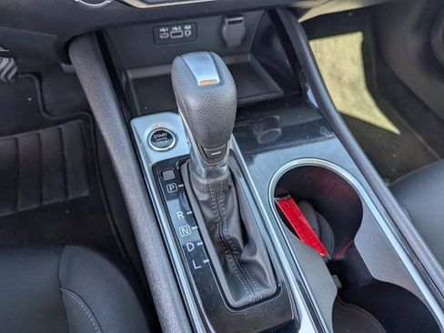 Used 2024 Nissan Altima 2.5 SV image 13