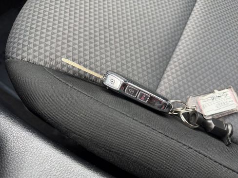 Used 2025 Kia Soul LX w/ LX Technology Package image 21