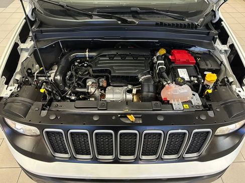 Used 2023 Jeep Renegade Latitude image 24