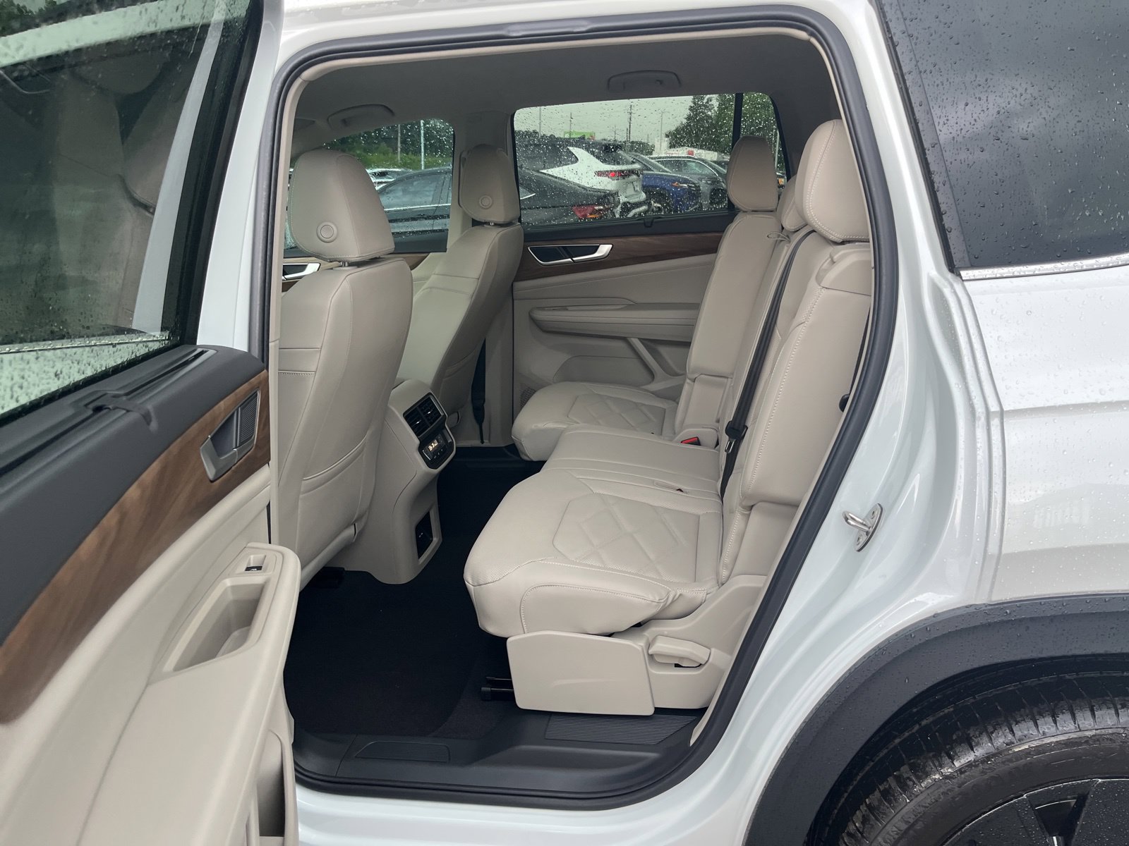 New 2026 Volkswagen Atlas SE FWD image 24