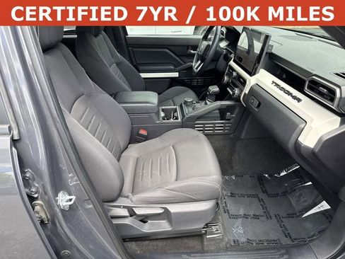 Used 2024 Toyota Tacoma TRD Off-Road AWD/4WD image 9